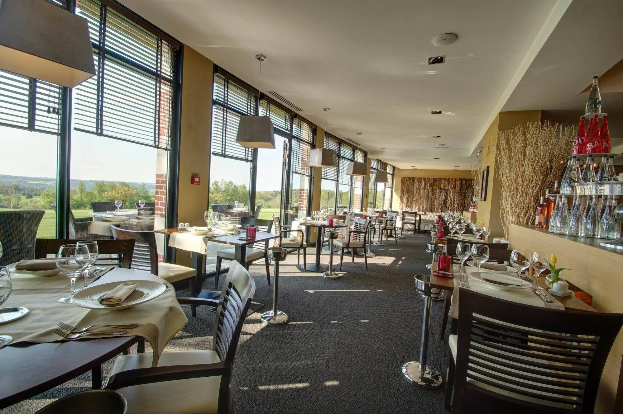 Hotel Du Golf Lumbres エクステリア 写真