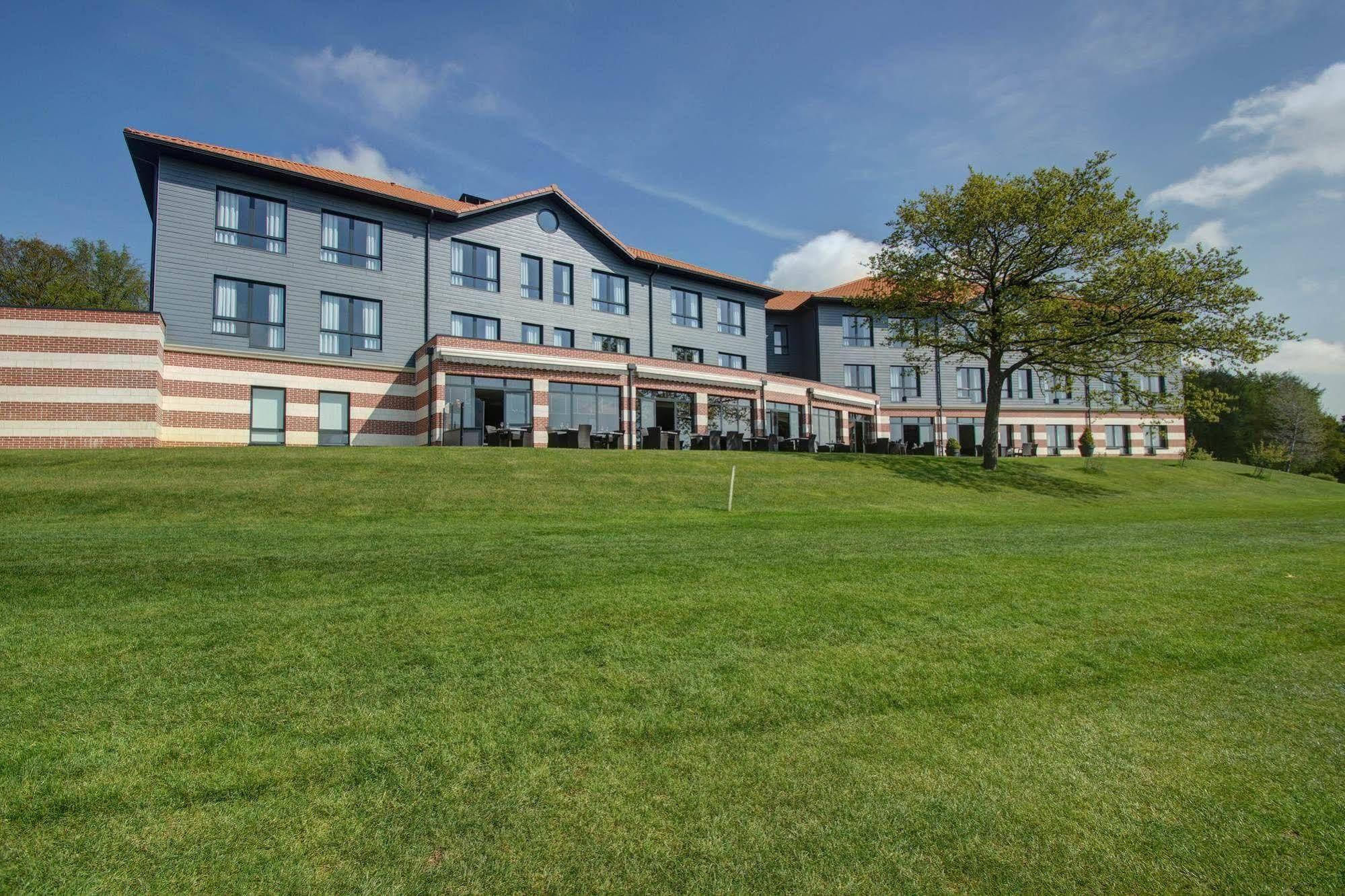 Hotel Du Golf Lumbres エクステリア 写真