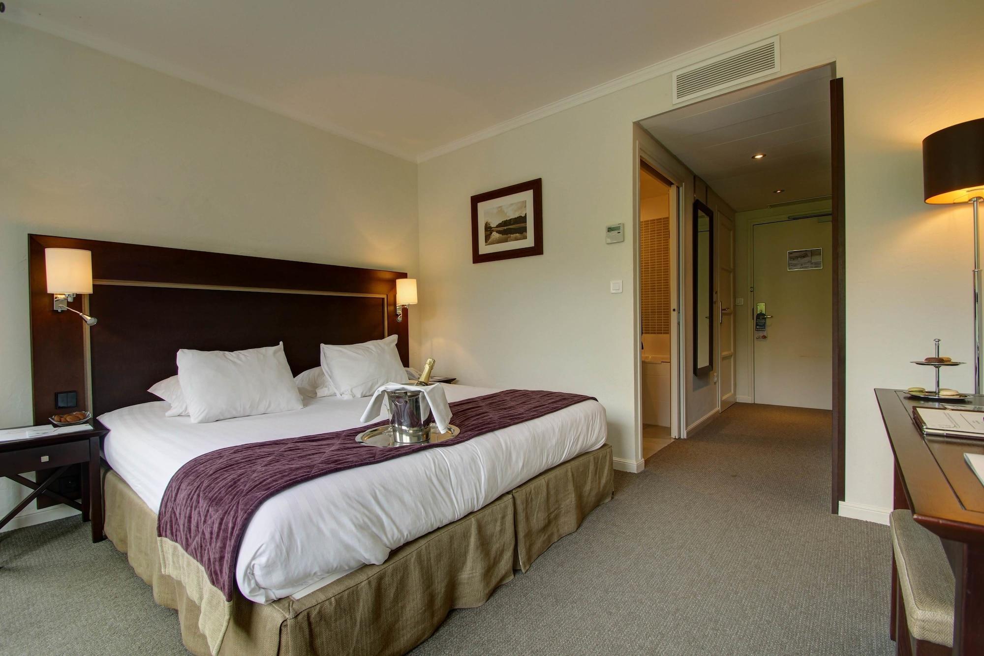 Hotel Du Golf Lumbres エクステリア 写真