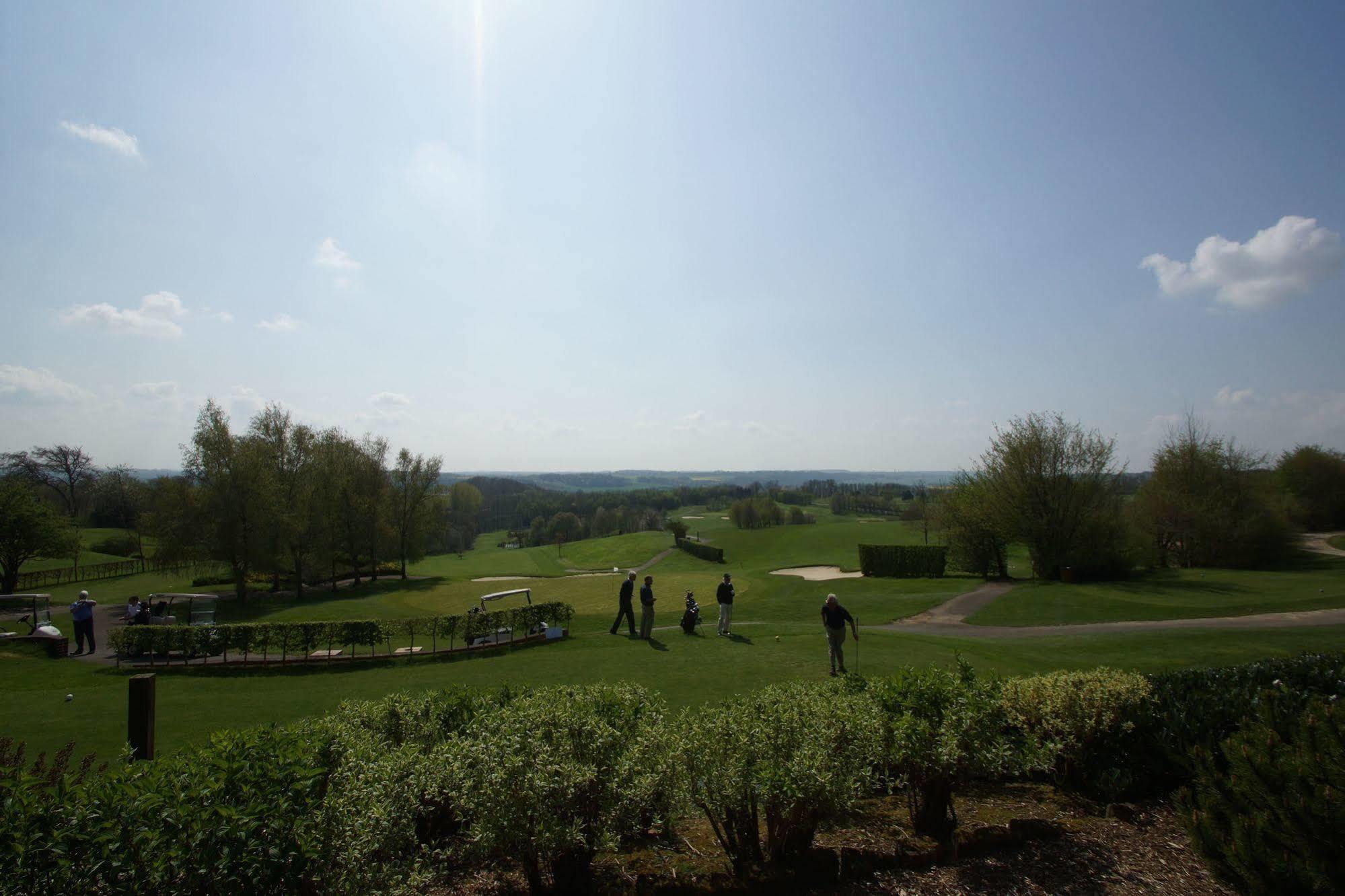Hotel Du Golf Lumbres エクステリア 写真
