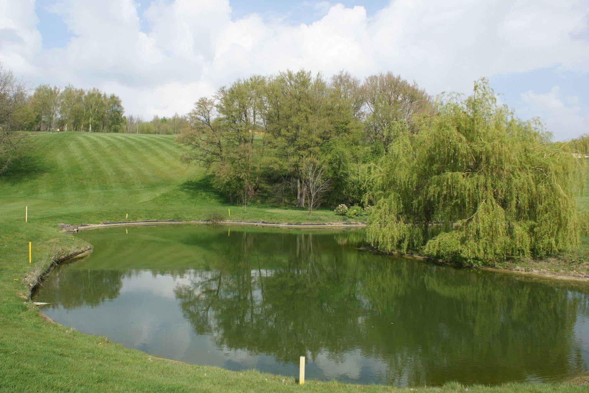Hotel Du Golf Lumbres エクステリア 写真