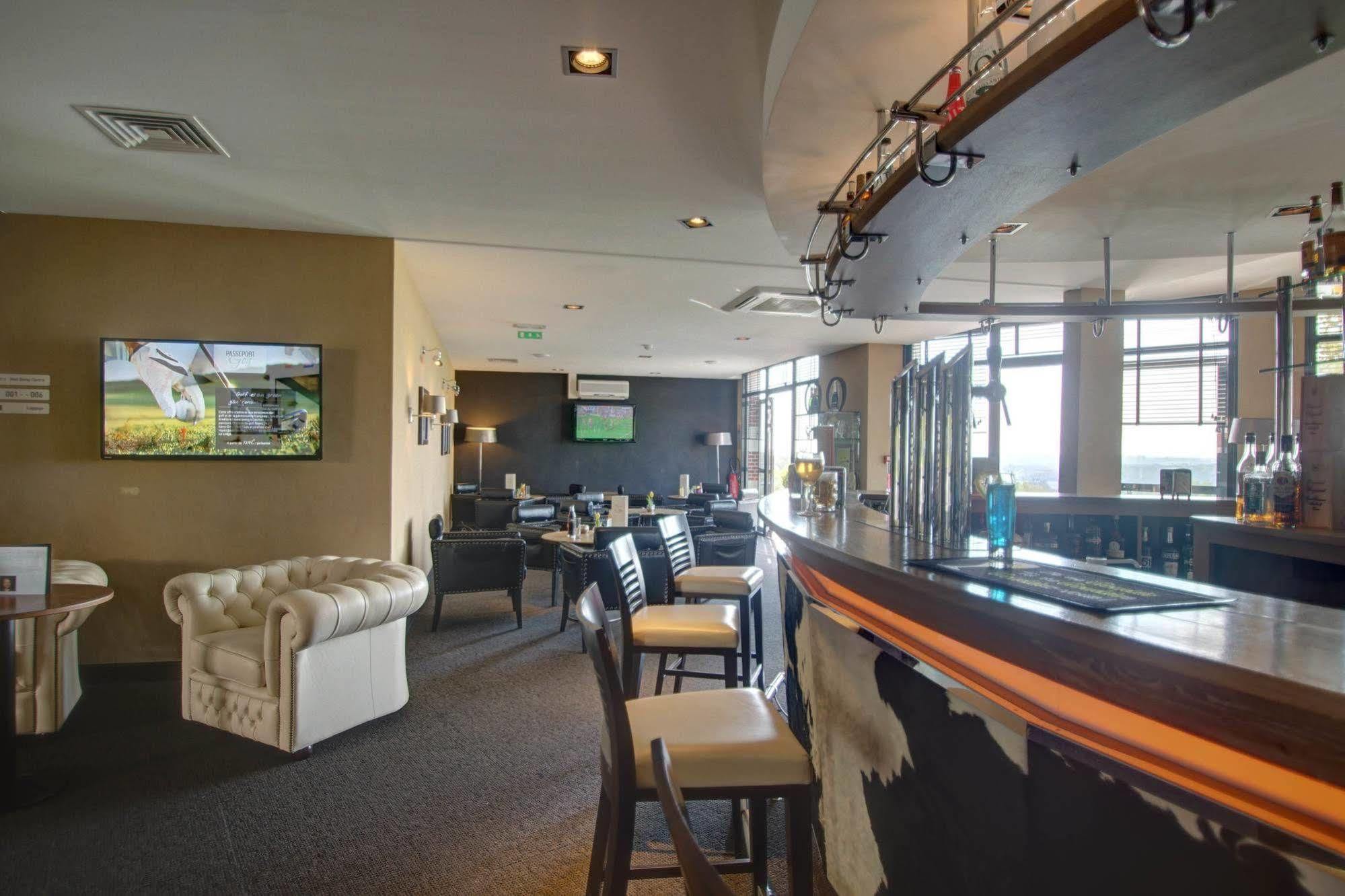 Hotel Du Golf Lumbres エクステリア 写真