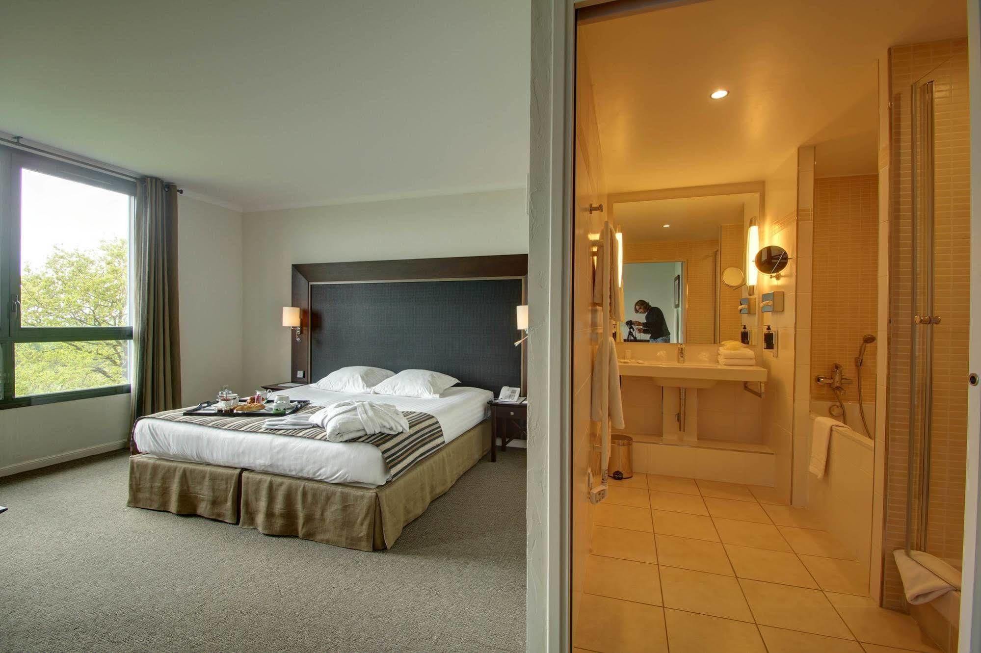 Hotel Du Golf Lumbres エクステリア 写真